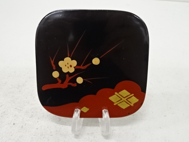 Lacquerware